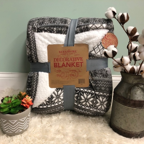 Berkshire | Decorative Blanket | Gray | Size King (PM_B07) - Picture 2 of 5